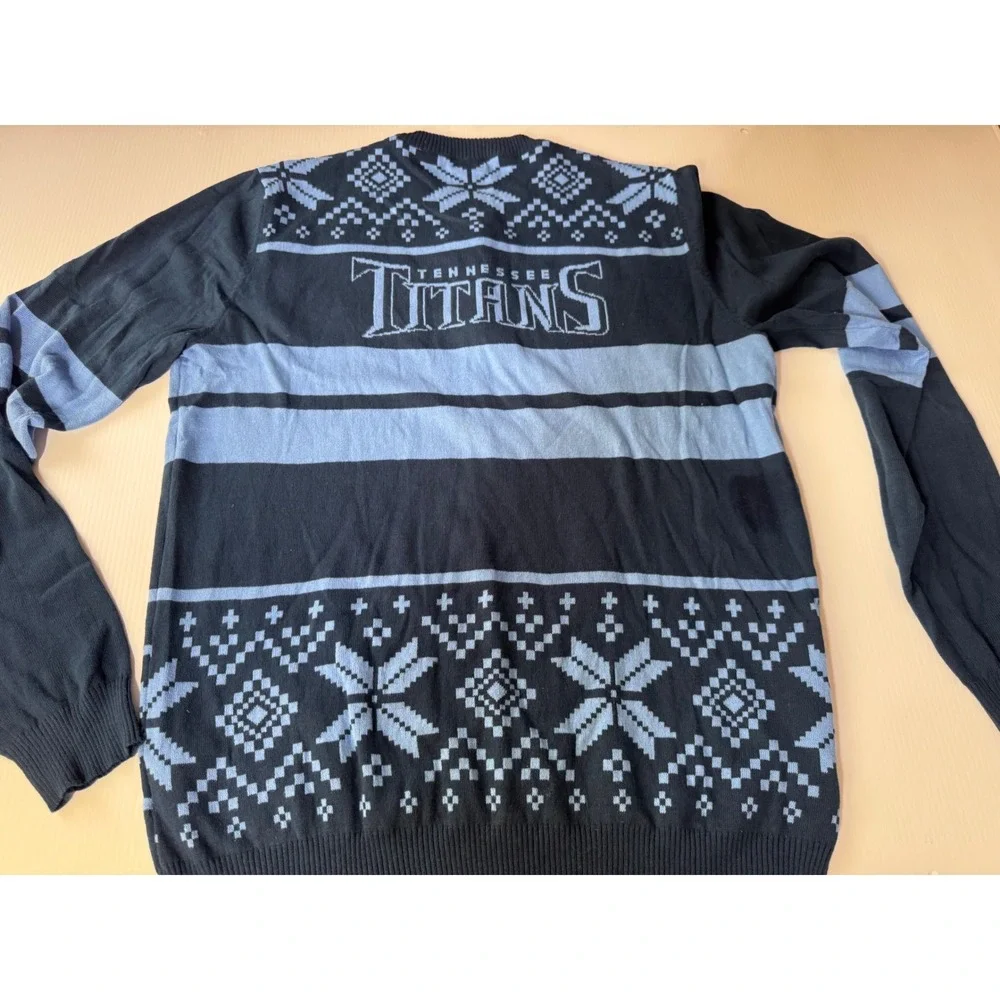 NFL Team Apparel Tennessee Titans Light Up Holiday Sweater Mens Large Navy Blue
